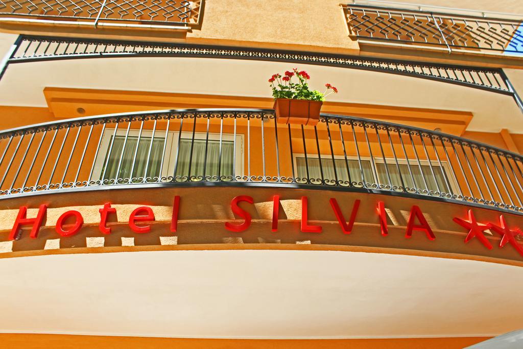 Hotel Silvia Misano Adriatico Buitenkant foto