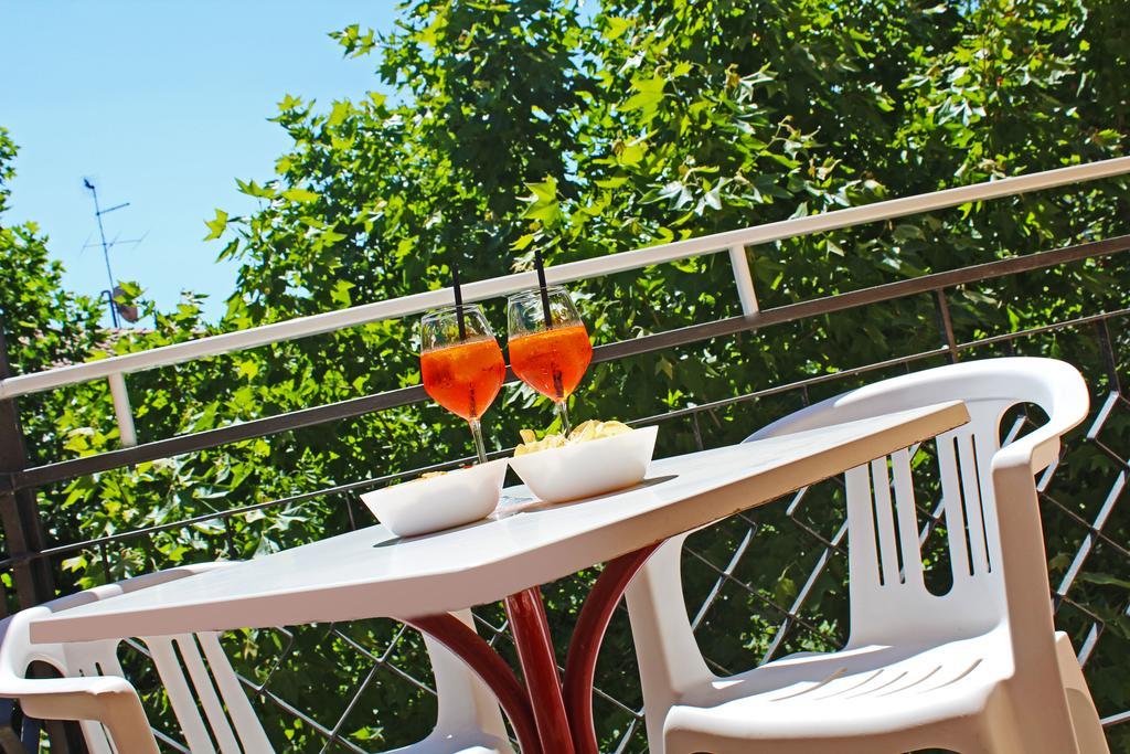 Hotel Silvia Misano Adriatico Buitenkant foto