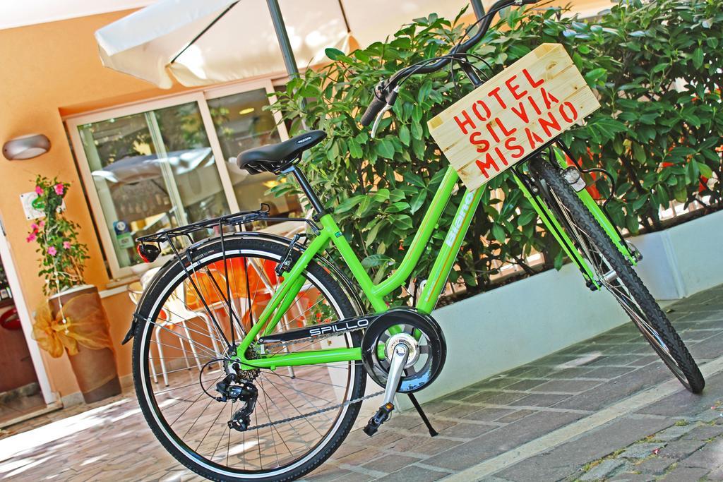 Hotel Silvia Misano Adriatico Buitenkant foto